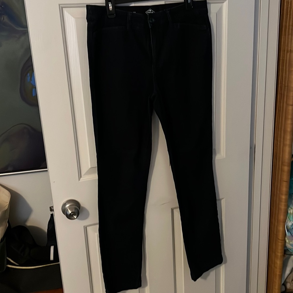 St. John’s bay straight leg jeans 10